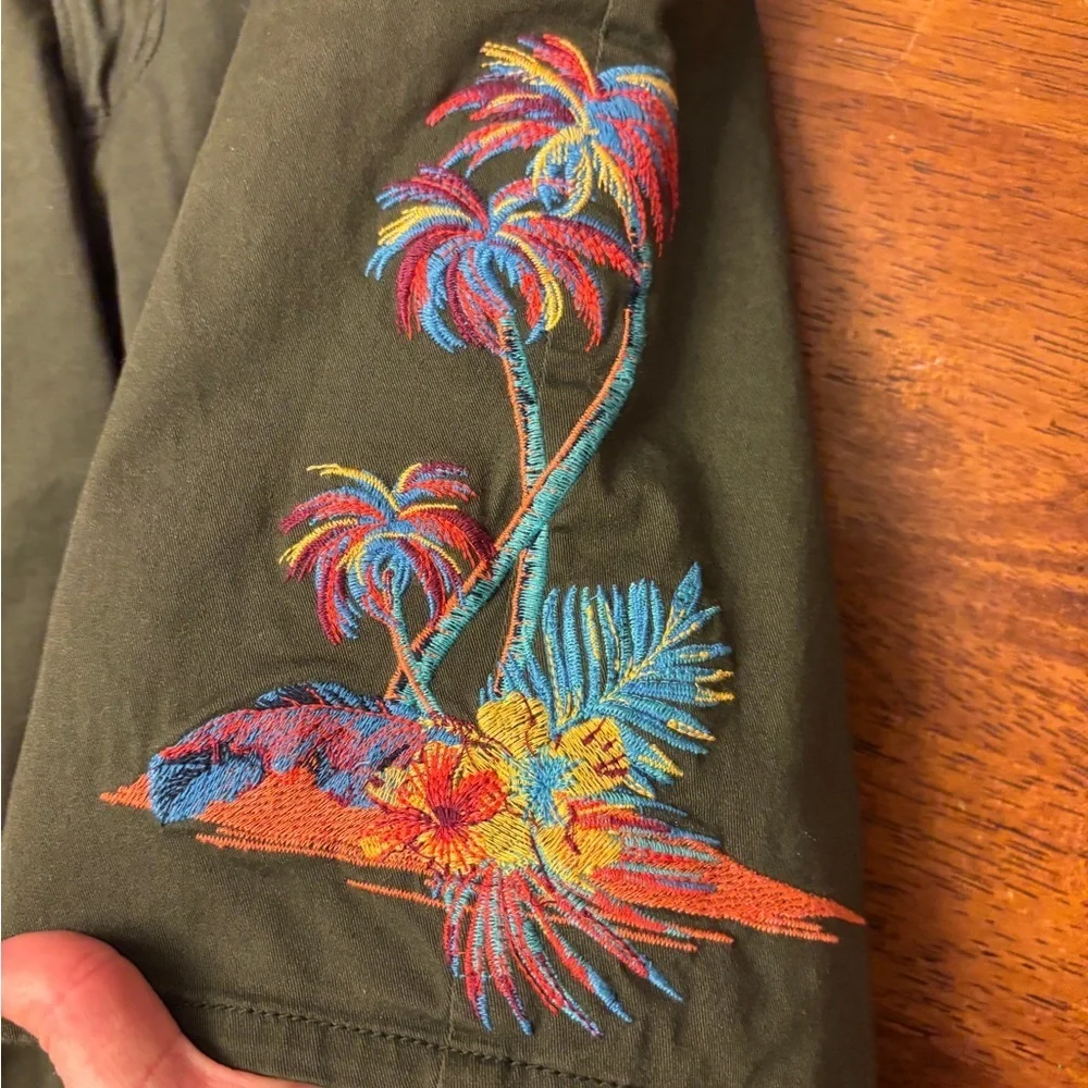 American Rag canvas embroidered shorts size 34